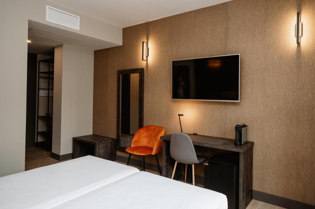 Hotel Gilmar Ореяна ла Виеха Екстериор снимка