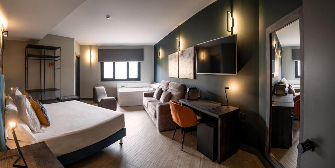 Hotel Gilmar Ореяна ла Виеха Екстериор снимка